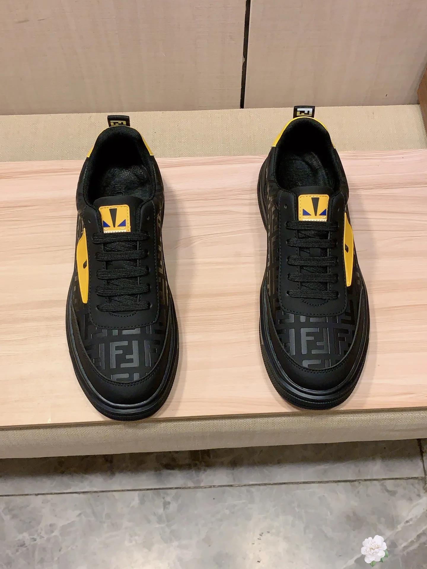 Men's men's shoes💰420💰💰🎩🎩[Lightning][Lightning] "FENDI*" latest • popular casual shoes, top brand [seduce] luxury ~ purchasing agency, top ~ quality. [Strong] The upper is made of imported breathable cowhide with fabric material ➕ Breathable sheepskin feet (•) and fine workmanship. The original stylish and stylish soft rubber wear-resistant and non-slip outsole is light and comfortable on the feet. The real thing looks better when photographed in person. 111: code: 38-44, 3️⃣ colors selected